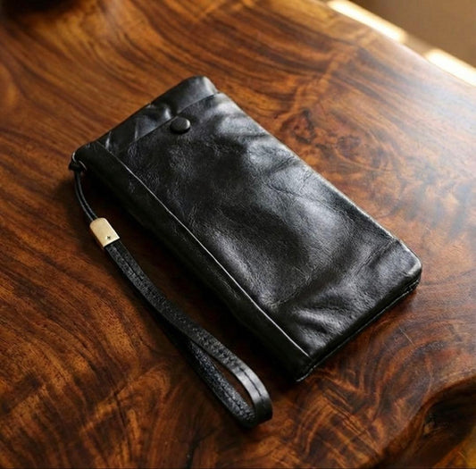 本革 長財布 大容量 ブラック 黒ストラップ付 植鞣革 スマホ収納可のサムネイル